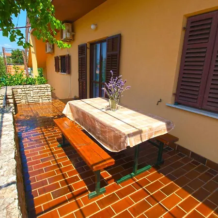 With A Parking Space Peroj, - 20731 Apartman