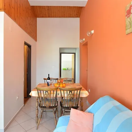 Apartman With A Parking Space Peroj, - 20731