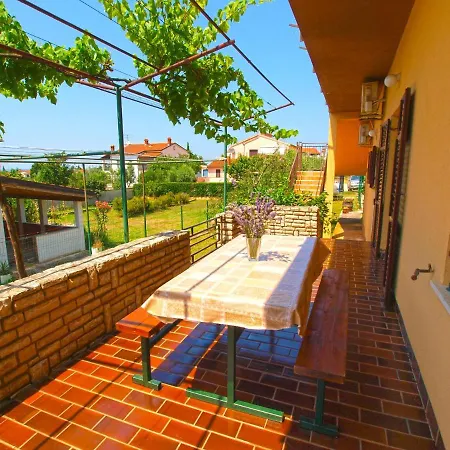 Apartman With A Parking Space Peroj, - 20731 Fazana