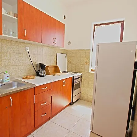 Apartment With A Parking Space Peroj, - 20731 Fazana