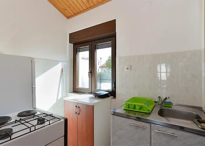 With Parking Space Peroj, - 20731 公寓